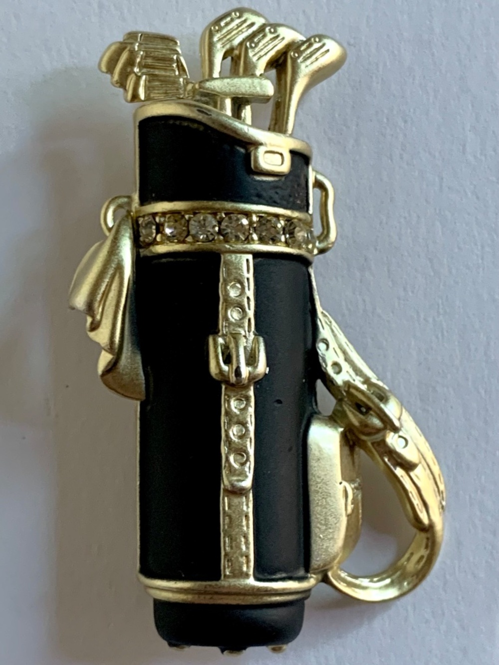 OAJC Vintage Golf Bag Brooch Gold Tone Rhinestone Matte Black Golf Clubs Pin